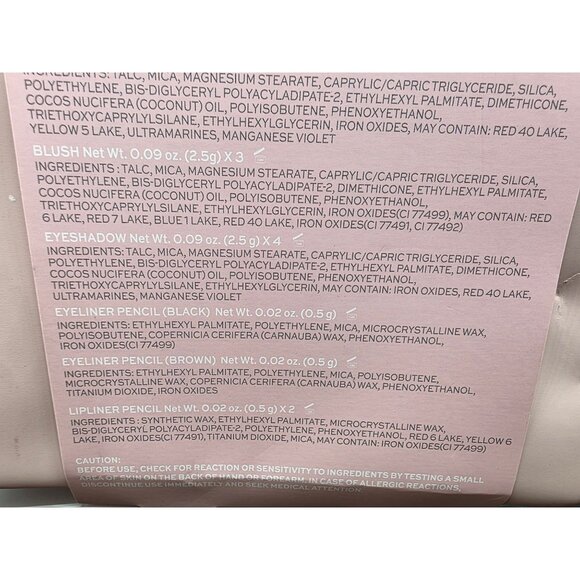 FAO Schwarz Ultimate Makeup Kit 30-Piece Set Includes Lipsticks Eyeshadows Blush - Picture 8 of 8